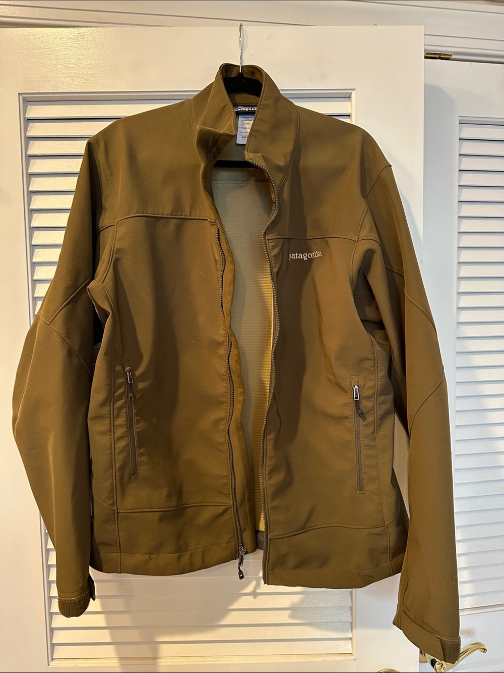 Patagonia Men’s Olive Green Softshell Performance Jacket